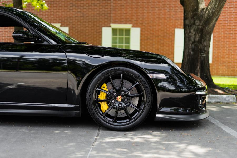 Детали экстерьера Porsche 911 GT2 (997) 2008 года  (NA) (фото 59 из 197)
